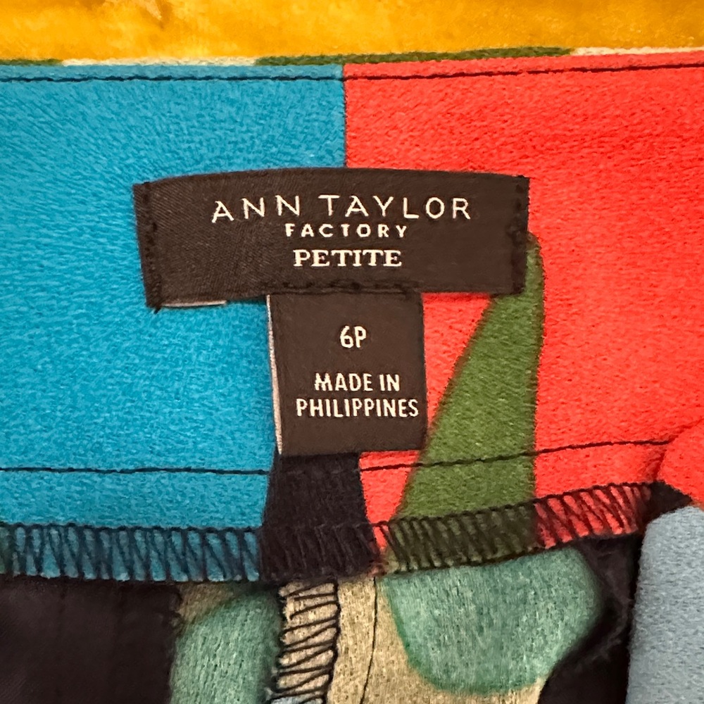 Ann Taylor Petite Multicolor Tropical Print Pantsuit - Picture 4 of 10